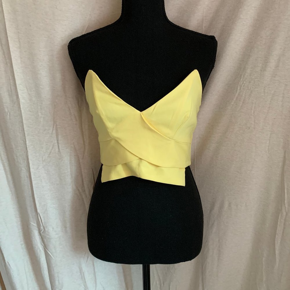 Cute little yellow crop top